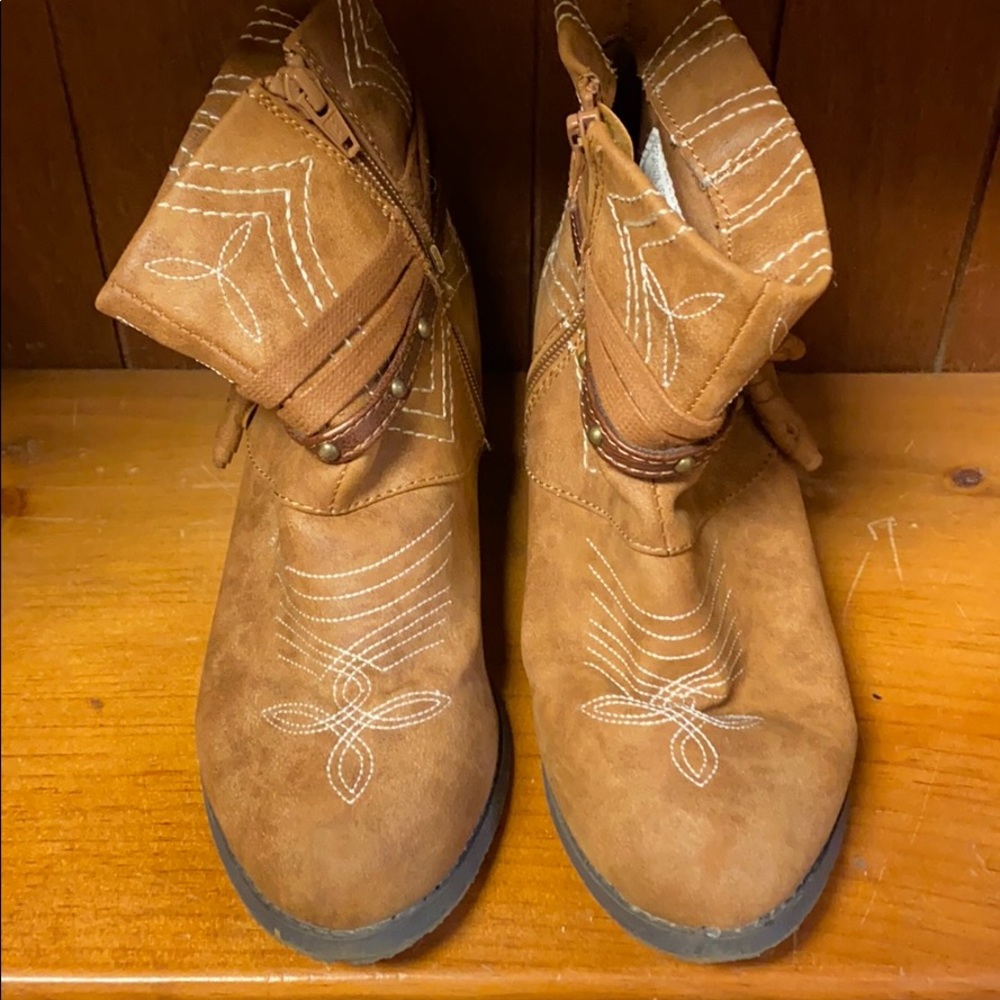 Tan Boots with Straps and Stitching